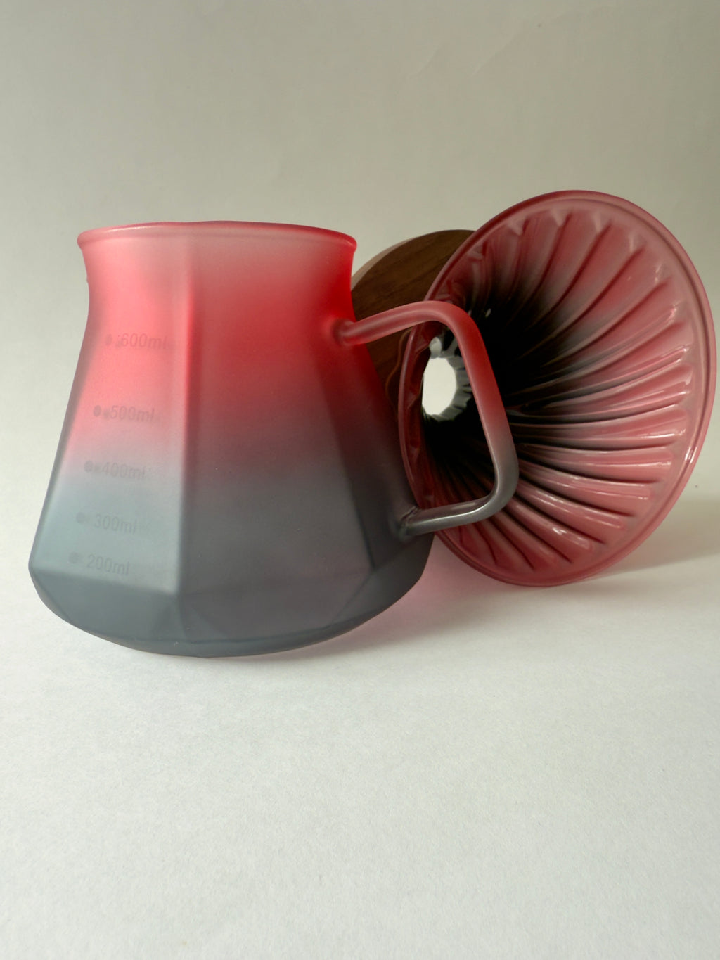 V60 con Servidor en Vidrio - Degradado Rojo